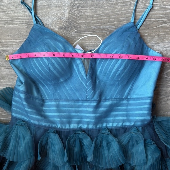 NEW MARCHESA NOTTE V-Neck Ombre Tulle Tiered Ruffle Gown Sage 14 - Picture 9 of 13